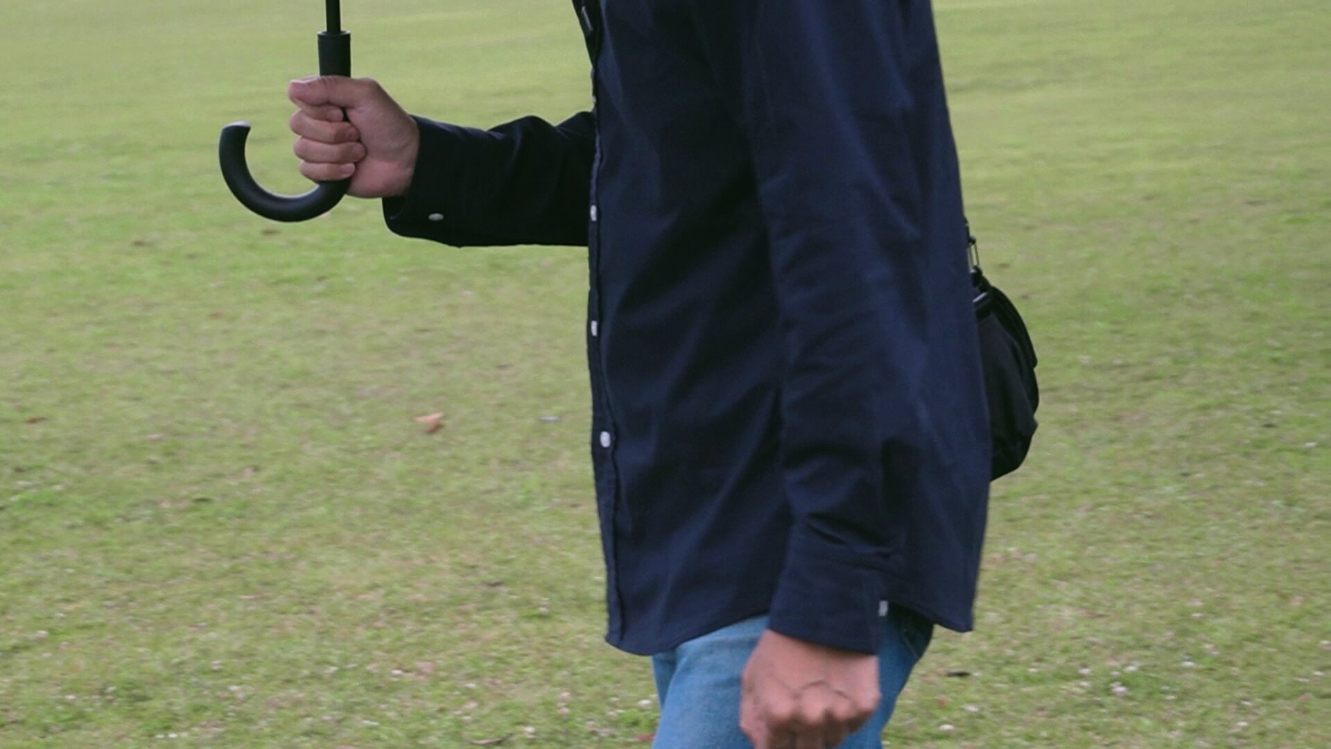 雨の日に「ゴルフしたい」と思う人が抱える悩みとは